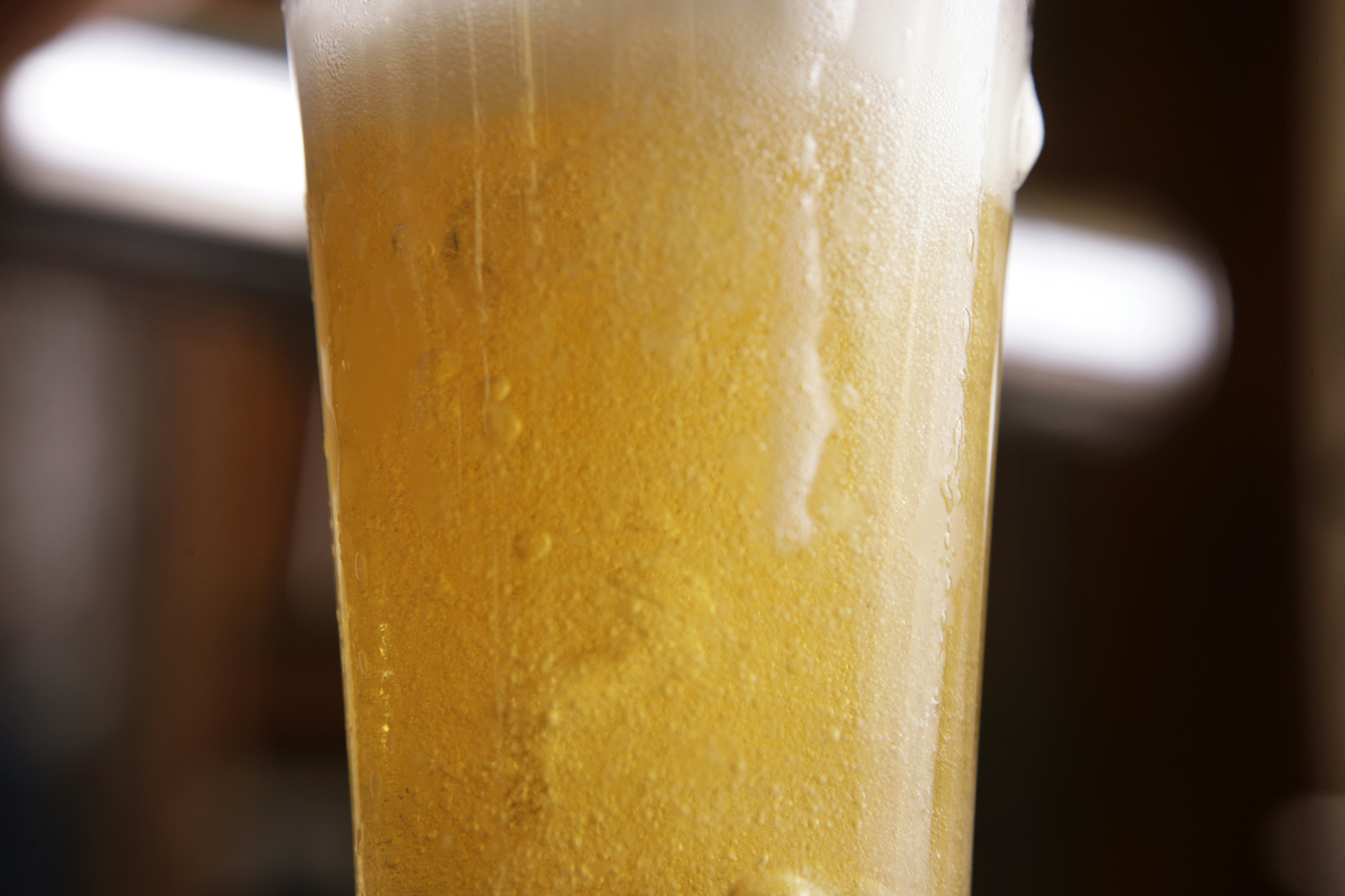 Tips over bier: opslaan, tappen, schuimen en schoonspoelen