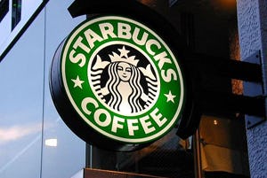 Starbucks lijft Japanse dochter volledig in