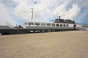 Nieuw partyschip voor RiverZZ Rotterdam