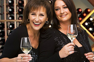 Wijnwinkel voor Thérese Boer en Astrid Joosten