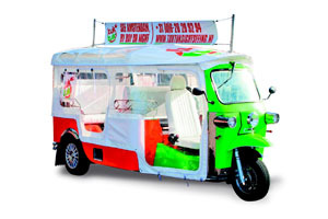 Tuk Tuk Sightseeing van start in Amsterdam
