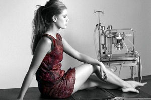 Wetenschappers maken jurk van wijn