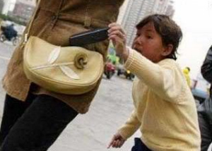 Amsterdamse horeca bindt strijd aan met zakkenrollers