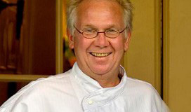 Henk Savelberg presenteert kookboek voor jongeren