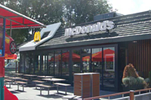 McDonald's en eredivisieclub PEC Zwolle lokken studenten met deal