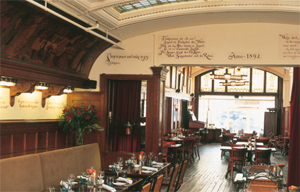 Brasserie Schiller bestaat 100 jaar