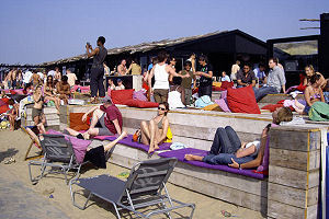 Tevredenheid over volle strandtenten