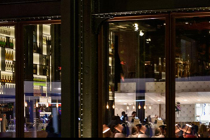 Van Rijn opent op Rembrandtplein Amsterdam