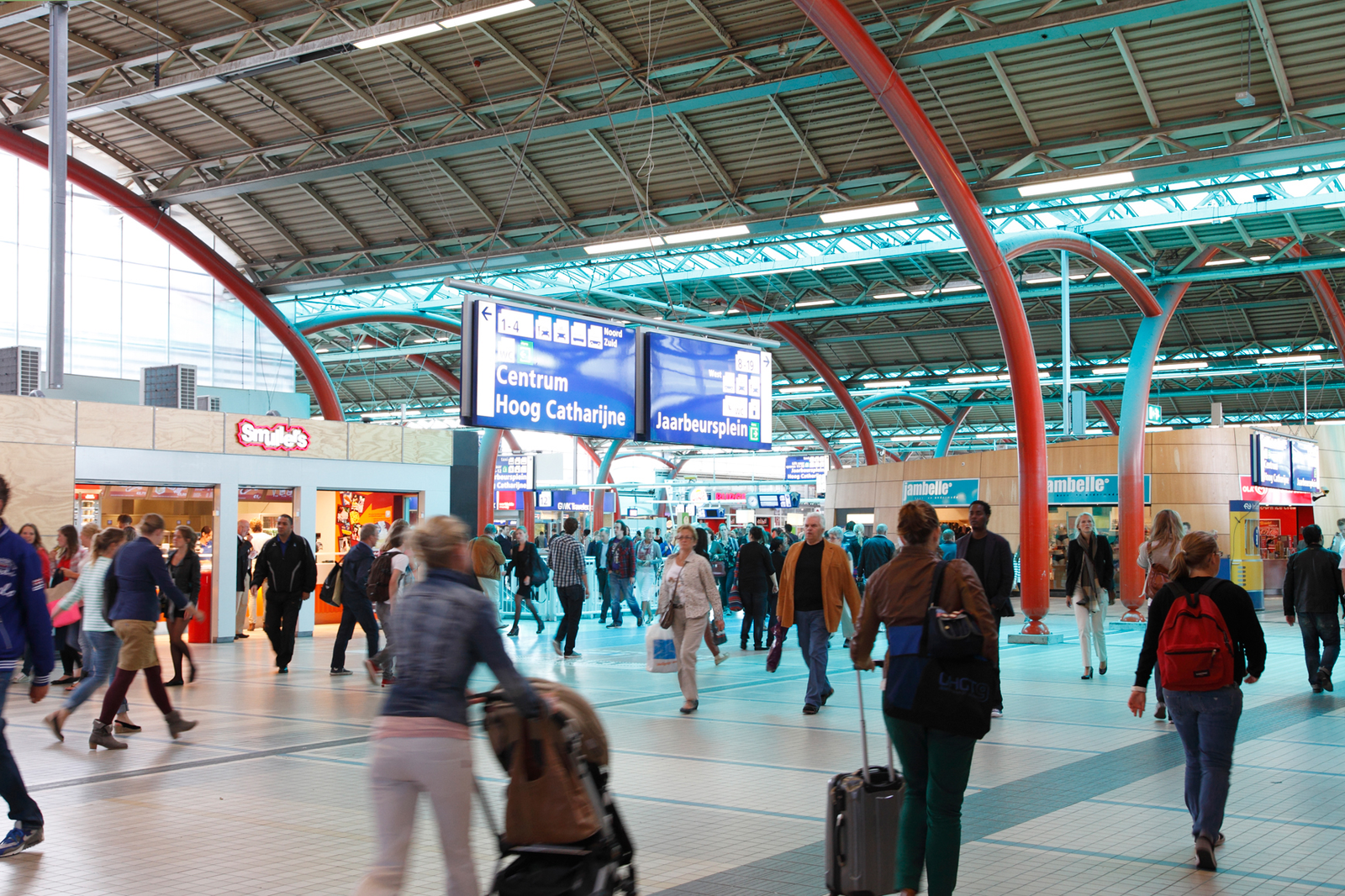 NS houdt regie over horeca- en winkelformules op stations