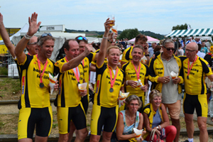 Fietsclub haalt 26.000 euro op voor goede doel