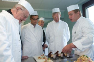 Ministers verdiepen zich in defensiecatering