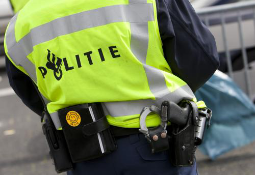 Politie schiet overvaller ijssalon IJs en Zo neer