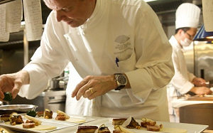 Richard Ekkebus start restaurant in Sjanghai