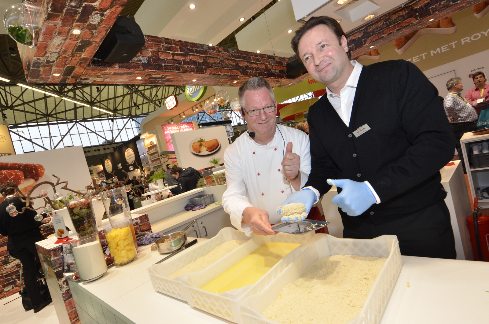 CEO maakt eigenhandig vernieuwde Van Dobben kroket