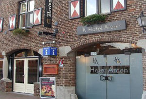 Studenten nemen Hotel Arcen over