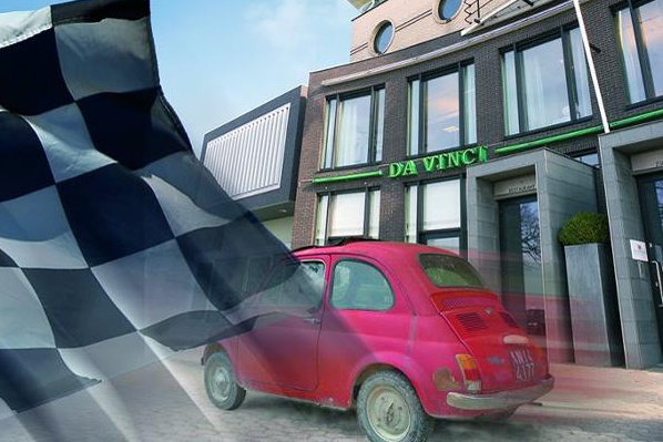 Oldtimer als decoratie in sterrenrestaurant