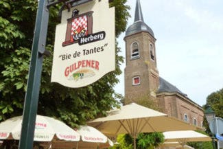 Bie de Tantes roept horeca op Alpe d'HuZes-water te verkopen