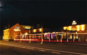 Hotel Restaurant Oud London kleurt oranje