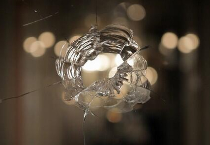 Crowdfundingactie Camille Oostwegel voor film over kogelgat