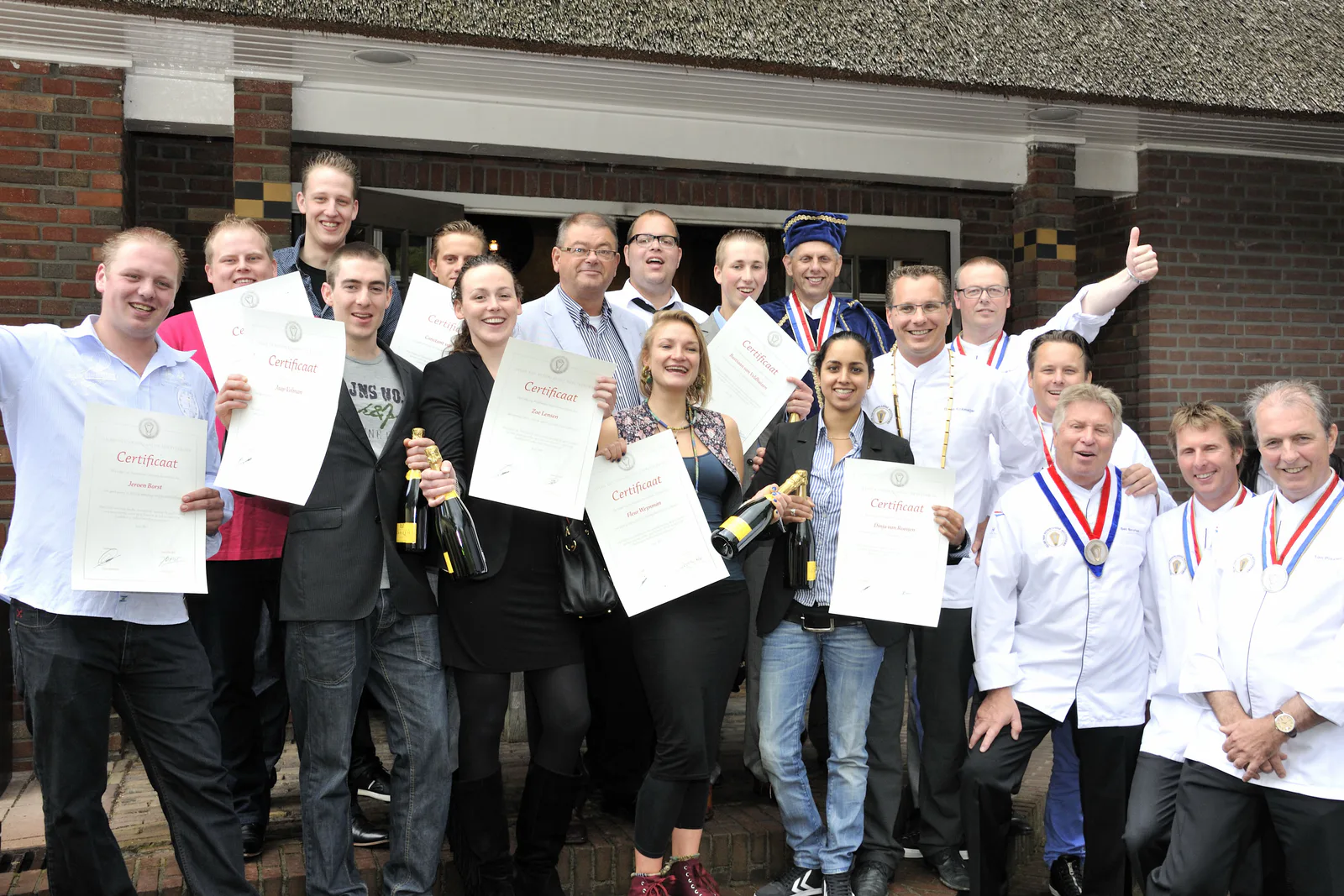 Elf sterklassers ontvangen certificaat gezel chef-kok