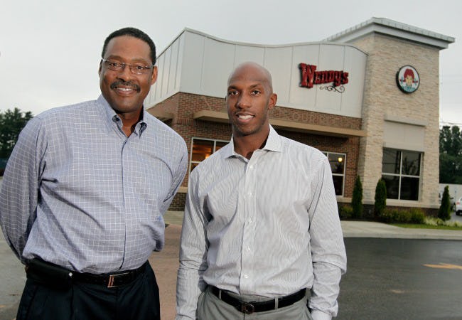 Wendy's verkoopt dertig restaurants aan basketballers
