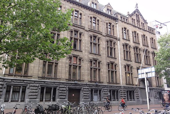 Amsterdam: weer kantoorpand naar hotelbedrijf