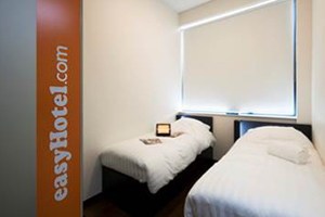 EasyHotel wil naar de beurs