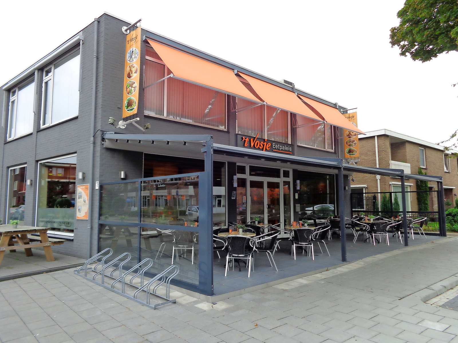 t Vosje aan kop voor titel Leukste Snackbar