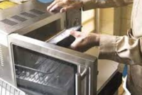 Party-Service levert maaltijden aan senioren