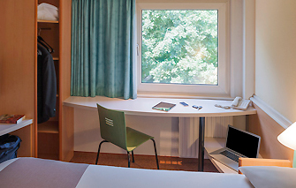 ibis Tilburg doneert bedden aan Kringloop Tilburg