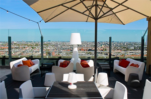 Ramada opent rooftop terrace op 85 meter