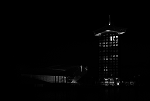 Tweede SIR Hotel in voormalige Shelltoren