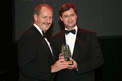 Balkenende ontvangt Veneca-award