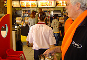 Politie grijpt in bij acties McDonald's