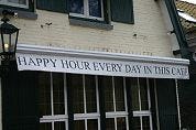 Minister wil geen verbod happy hours