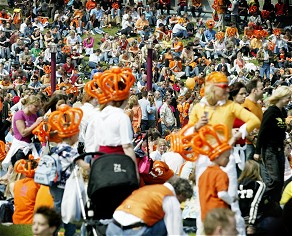 Cohen schoffeert horeca tijdens Koninginnedag