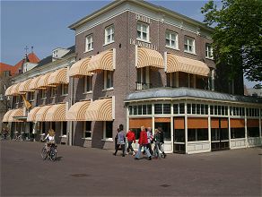 Definitief geen 'penispaal' voor hotel