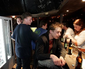 Stappen tegen illegale cafés in de maak