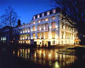 Serre voor jarig Carlton Ambassador Den Haag