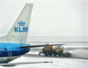 Sneeuw op landingsbaan goudmijn voor Hilton