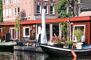 Amsterdam wil illegale hotels uitroeien