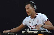 Tiësto stunt drie keer in Gelredome