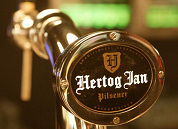 InBev verkoopt ruim 200 cafés