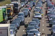 Tankwagen met frituurvet kantelt