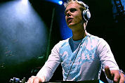 Dj Armin van Buuren wint Popprijs