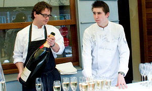 Guus Meeuwis kookt bij jubilerend Linnen