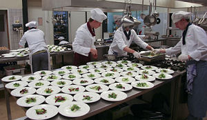 Koks in opleiding koken voor Kika