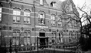 ROC verkoopt The College Hotel