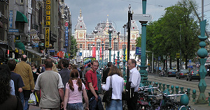 Bibob richt pijlen op horeca Damrak