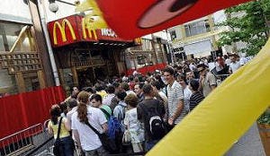 McDonald's Hongarije viert jubileum met antieke prijzen